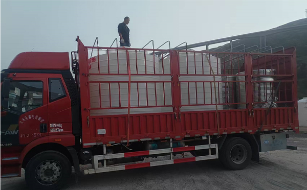 碌曲立式运输桶安排发货现场